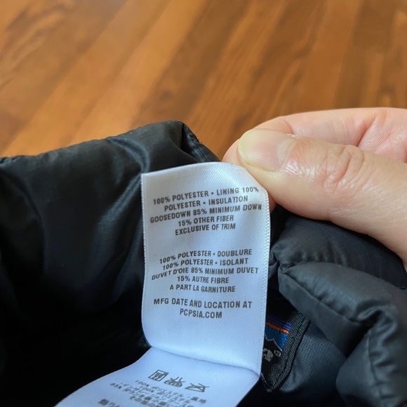 Women’s Patagonia down puffer Vest - Picture 12 of 13